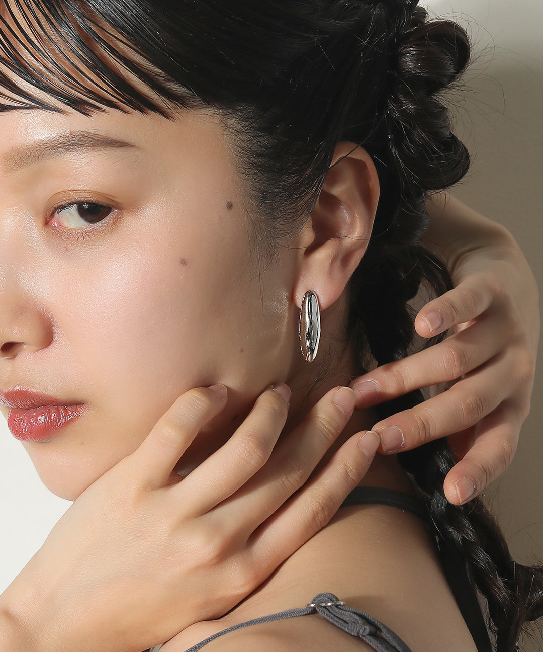 ドリップ ニュアンス チャンキー メタル ピアス – VOOV